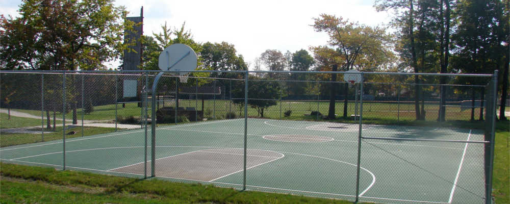 baltimore-campus-outdoor-basketball-court-and-rock-wall